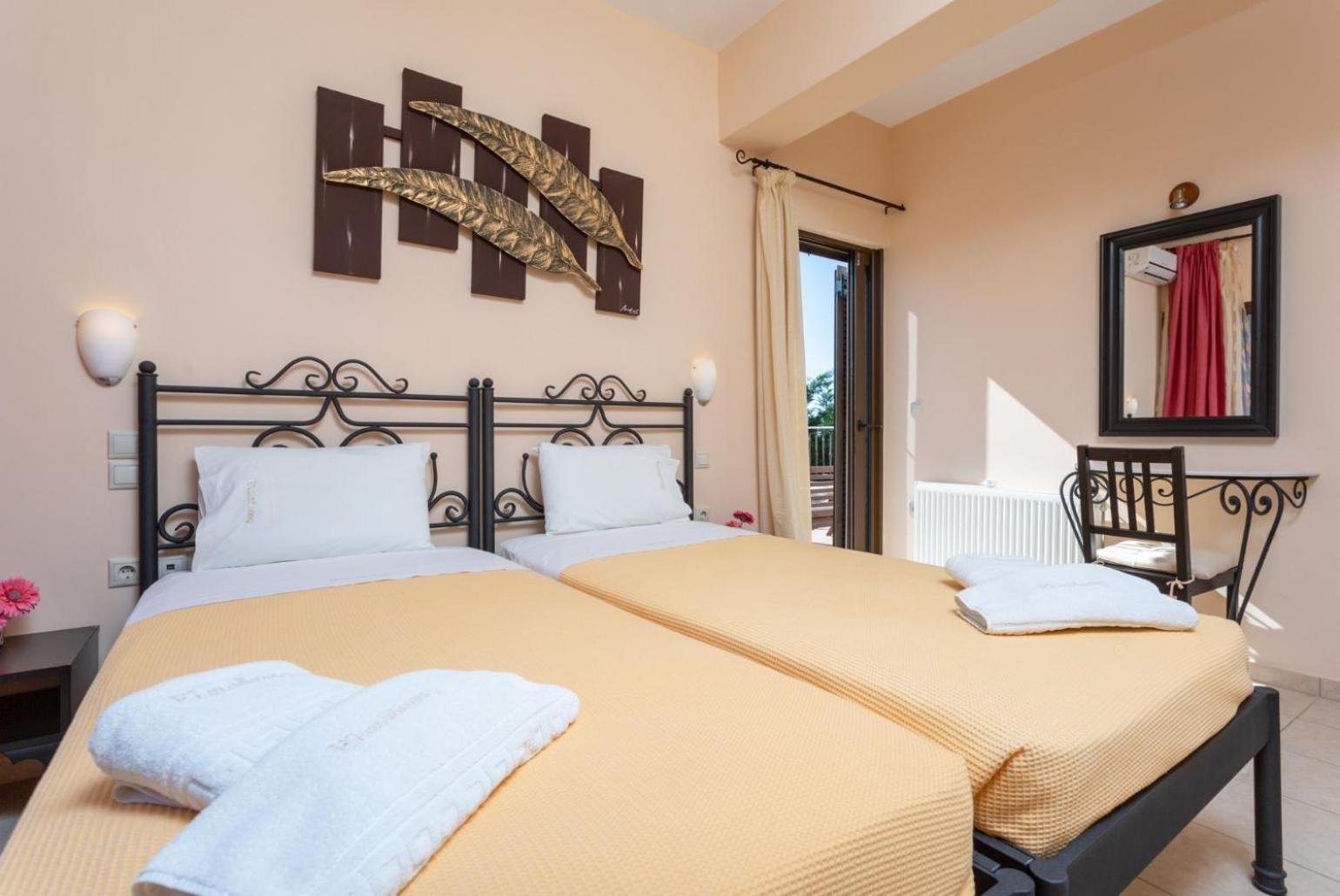 Villa Eufrosini Свороната Екстериор снимка